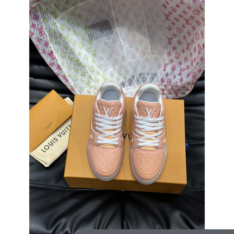 l**is V*t*n sneakers